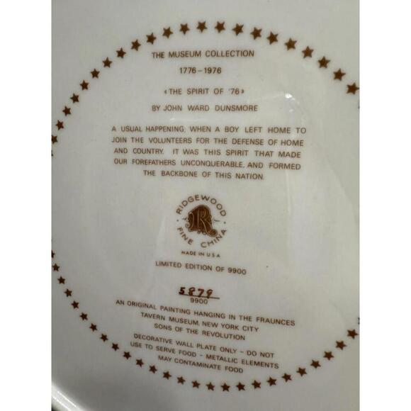 2 American Revolution Fine China Plates, 10 1/2 inch, 1975 Masterpieces/24K Rims - Picture 7 of 9